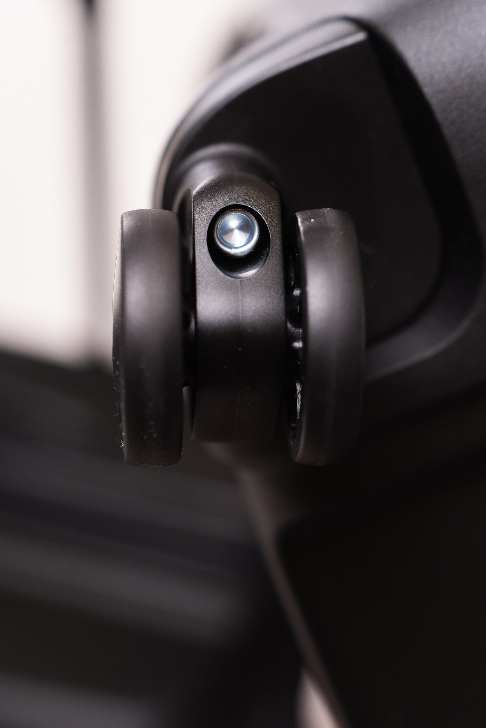 колеса чемоданов прочных