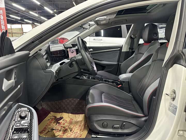 Volkswagen_Lamando_L_автомобиль_из_китая