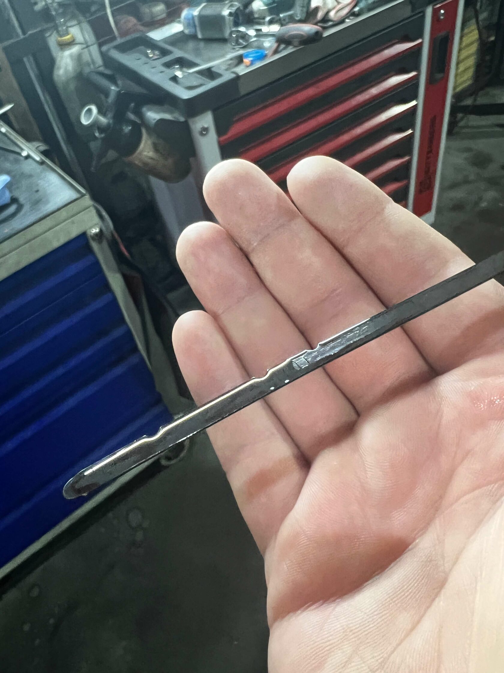 Выставление уровня масла по щупу