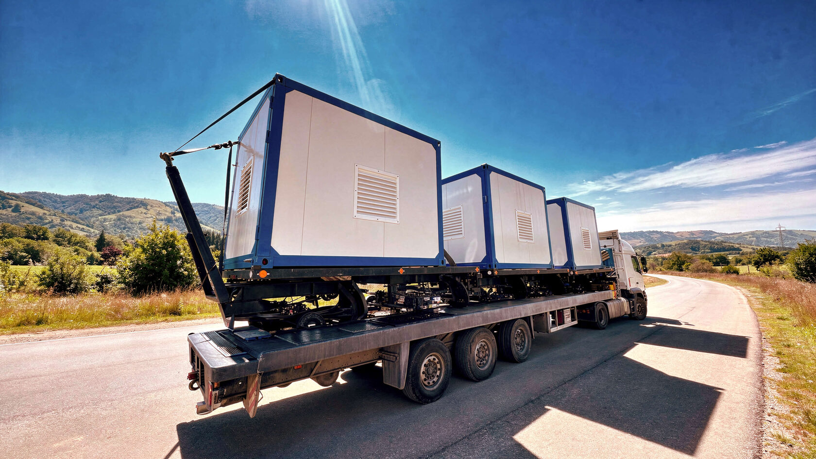 Дизельный генератор в⦁кожухе компании СибДЭС