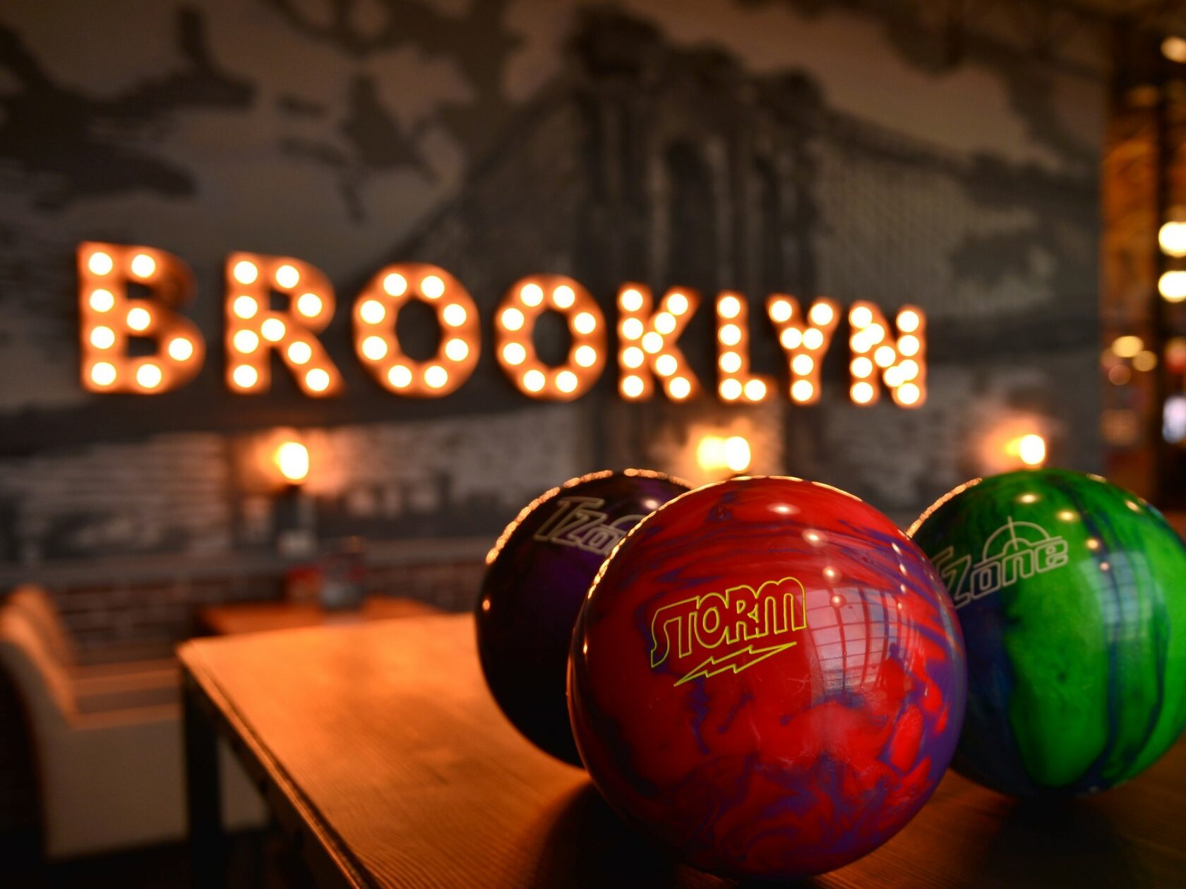 Brooklyn Bowl - боулинг-ресторан в Нижневартовске.