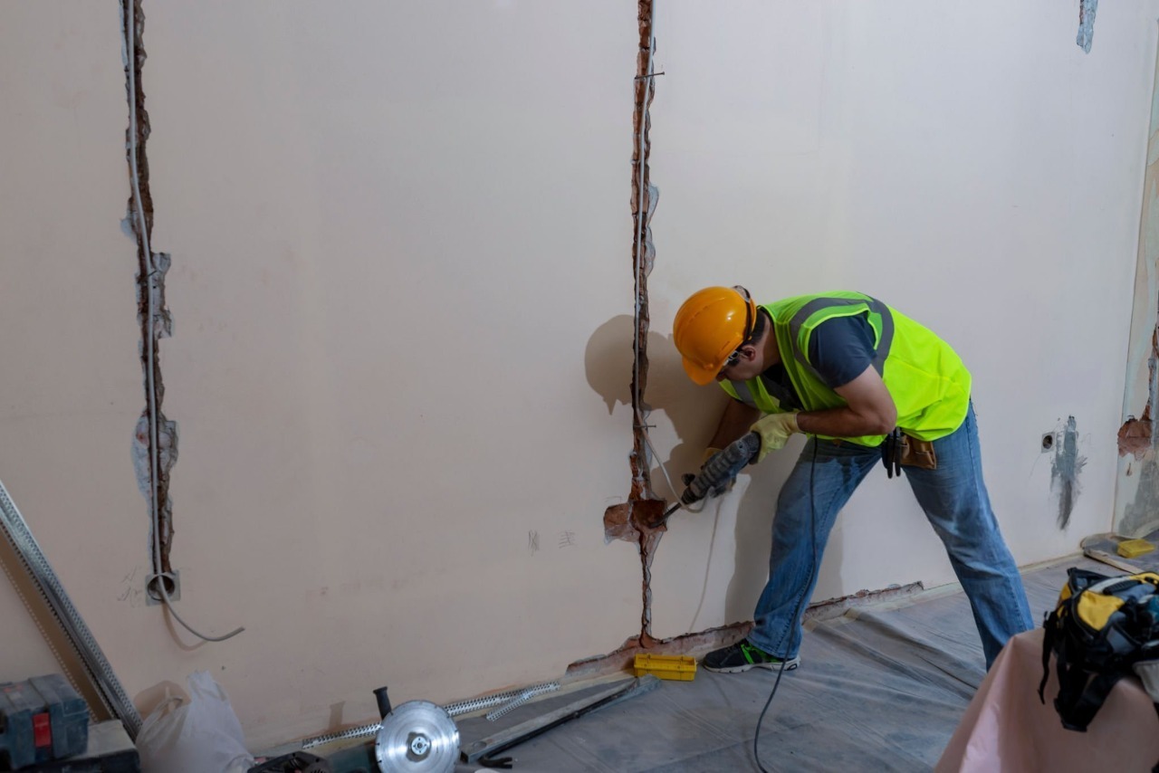 къртене около електроинсталациите 