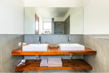 jendela house full bathroom2