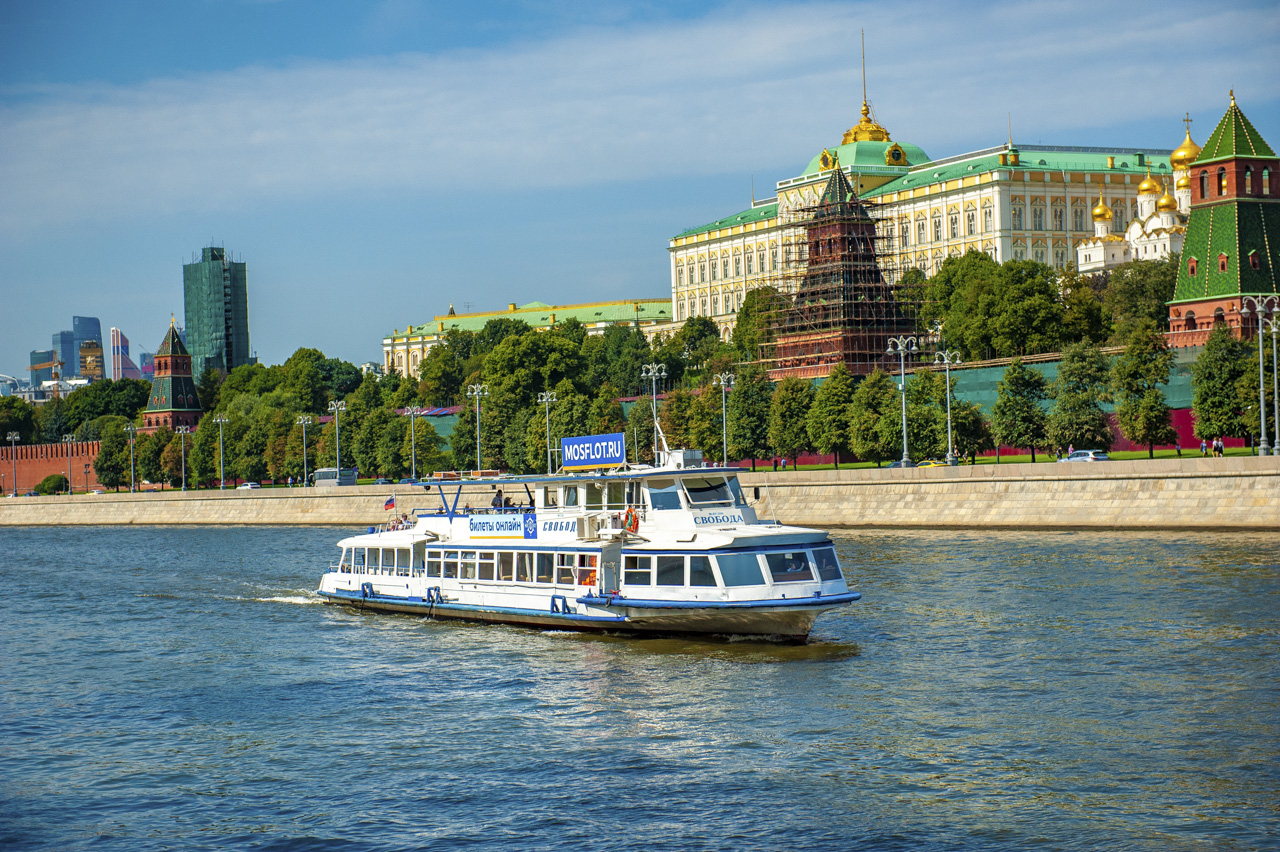 Рэдиссон теплоход москва. Пароход богема. Теплоход москва 99. Прогулка на теплоходе по москве 99 рублей. Москва 29 теплоход.