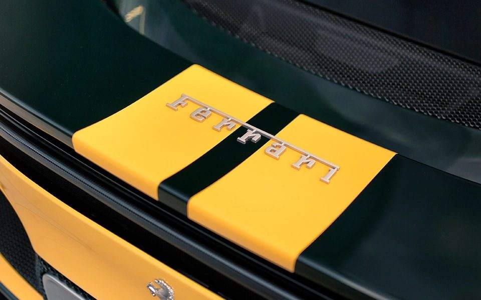 Защитная плёнка и полоса на Ferrari в ателье Detailing Greats