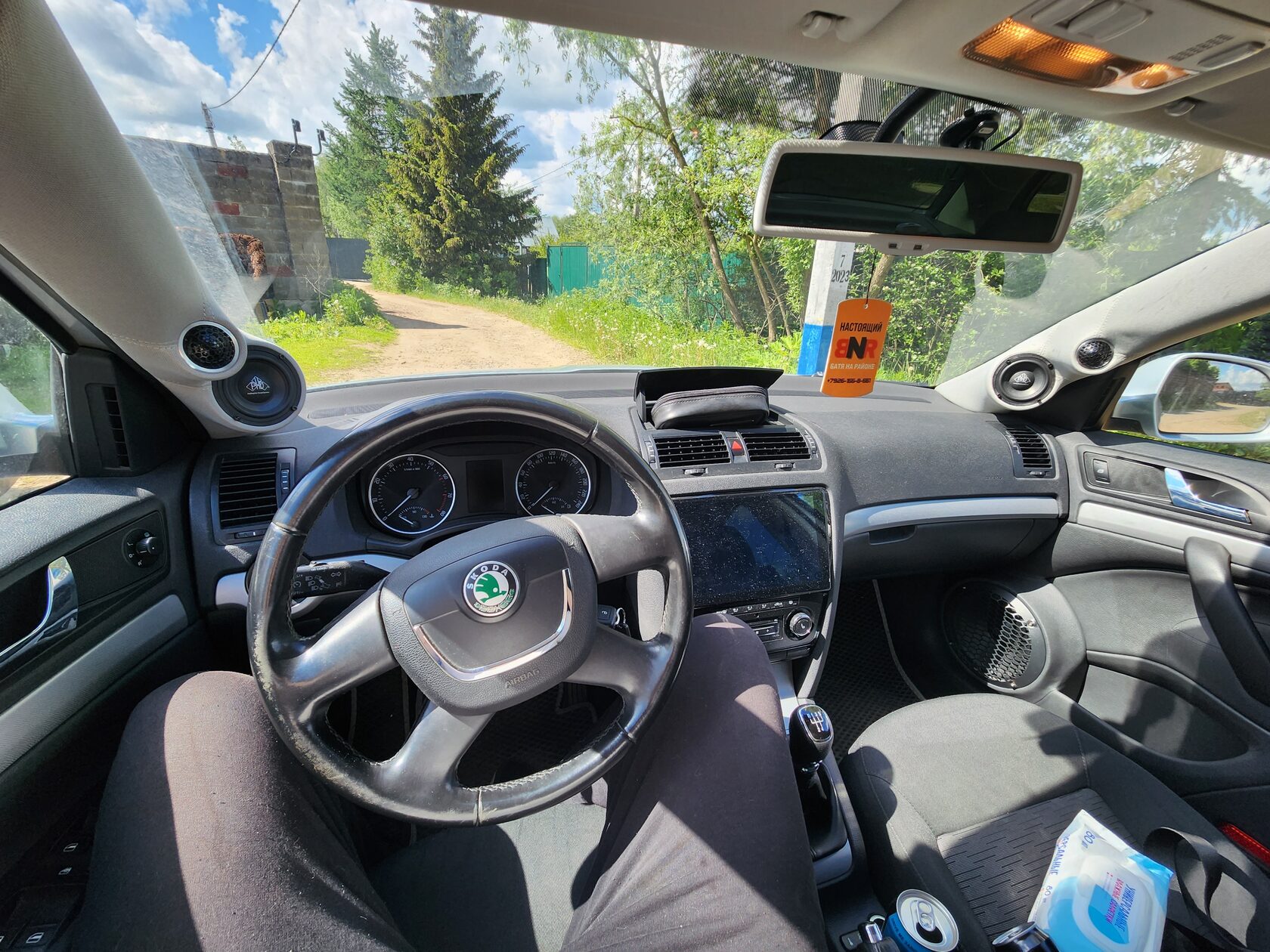 установка автозвука шкода октавия а5