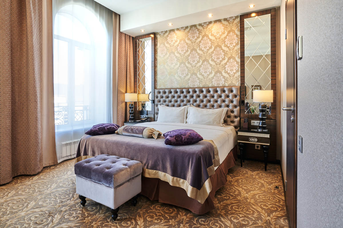 SUPERIOR ROOM