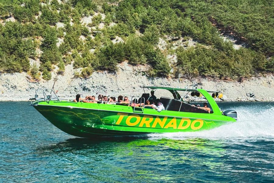 Прогулка на скоростном катере Торнадо в Кабардинке. Туристика-лайф
