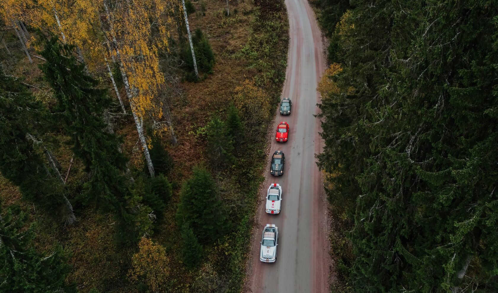 Динамитные путешествия за рулем Porsche 911 Safari