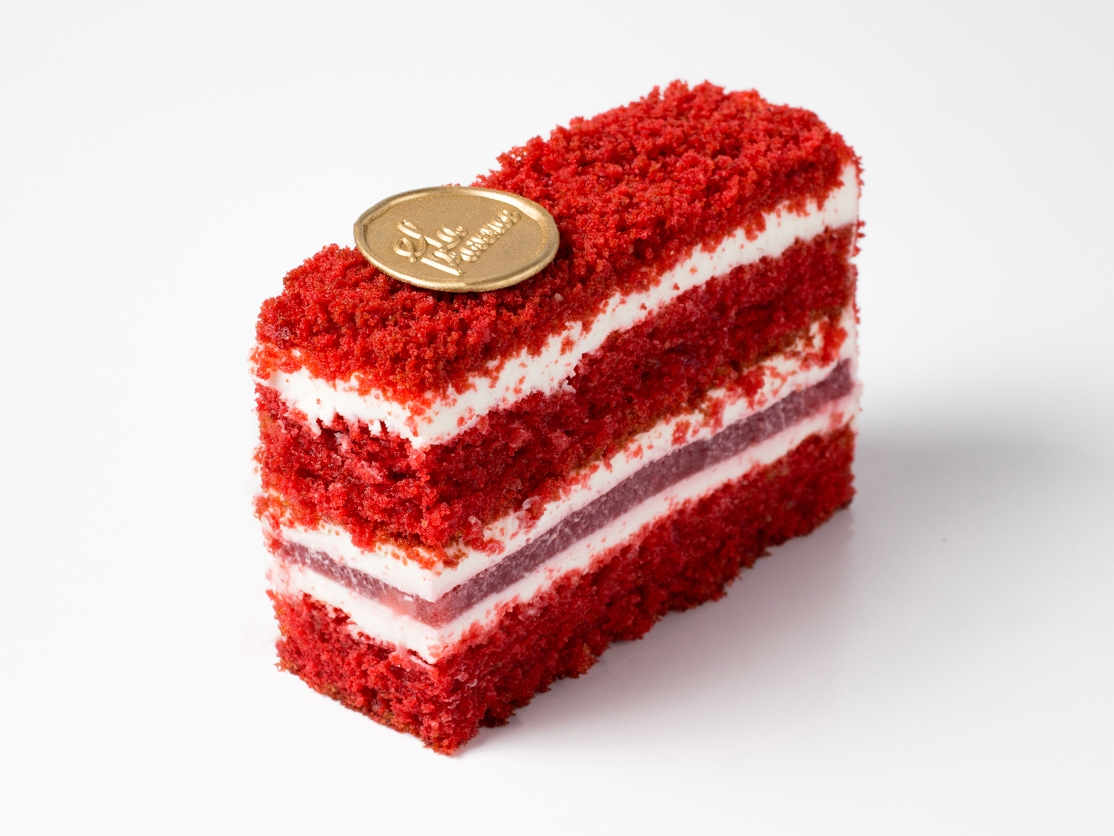 Торт красный бархат с конфи из клубники