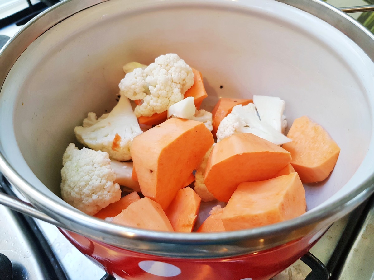 Суп из цветной капусты с грибами: рецепт с фото