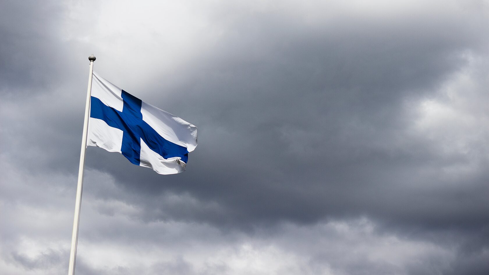 what language is spoken in finland, finland language, finland official languages finnish, finland official languages, how many languages spoken in finland