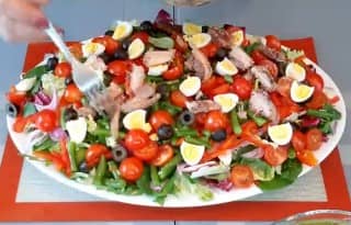 Приготовление салата «Нисуаз» с тунцом: шаг 11