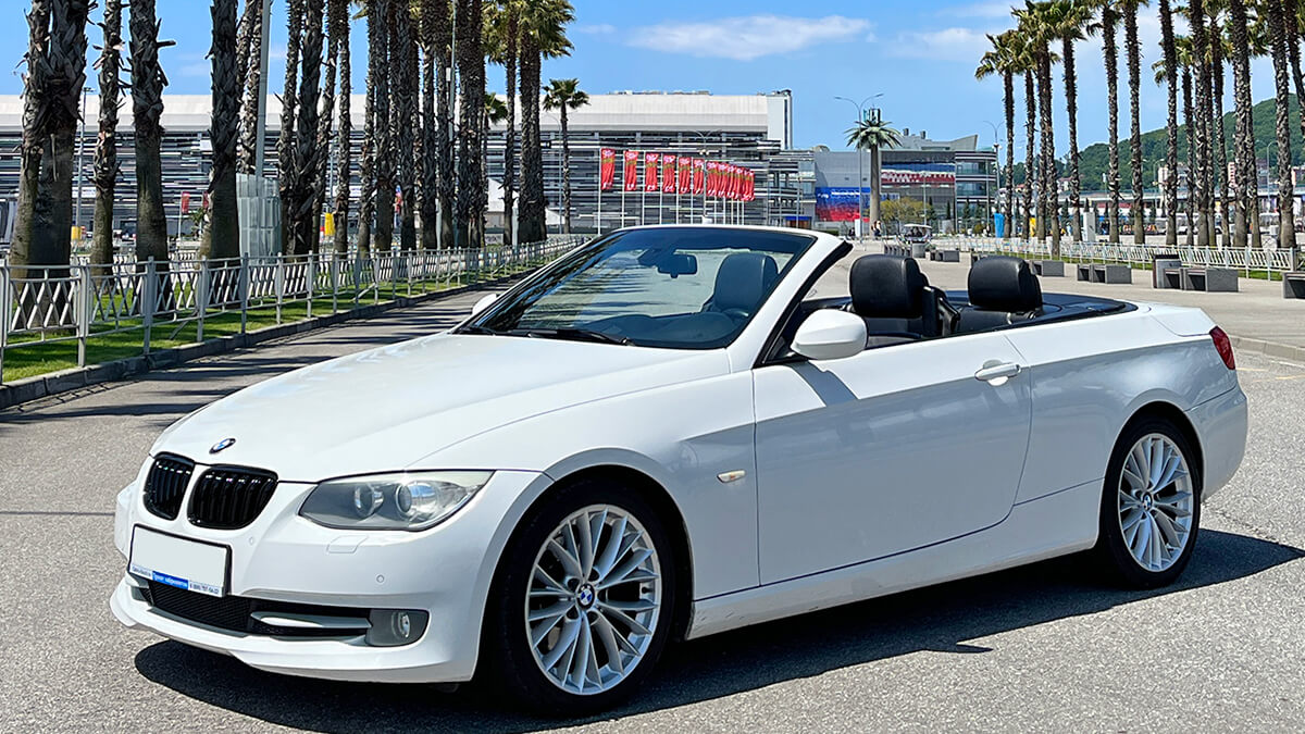 прокат кабриолета. Infiniti кабриолет 2021. красный кабриолет 2023 бмв. Bmw 325 кабриолет. белый кабриолет саки.