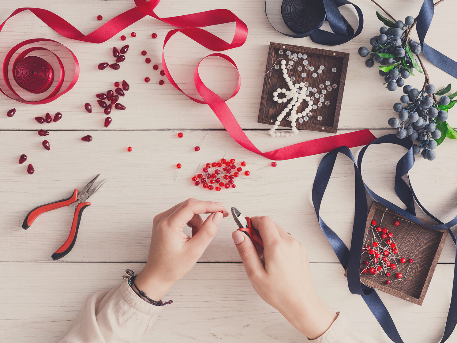 фото нанесения макияжа на лицо девушки 