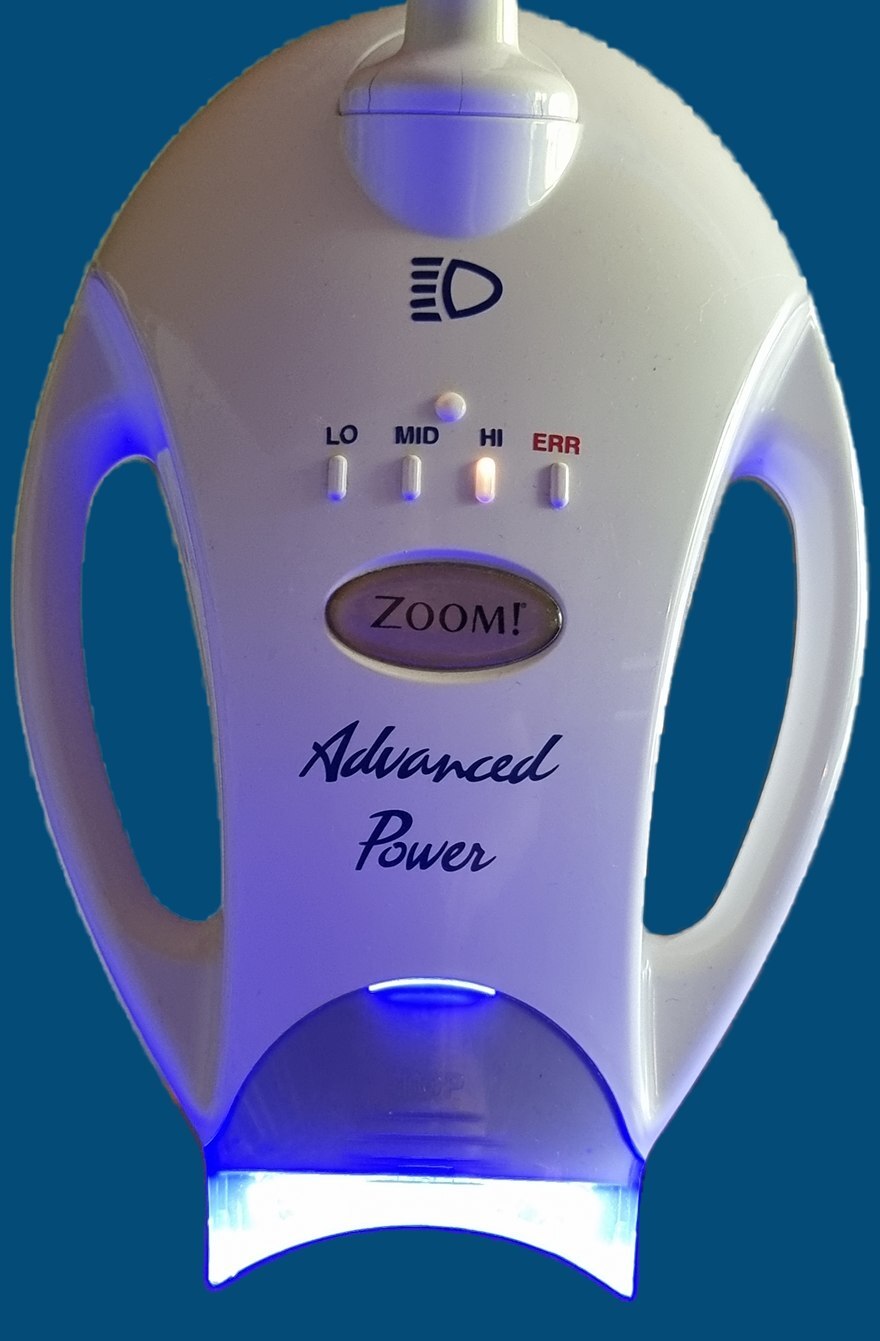 Модифицированная лампа Philips Zoom в режиме HI — горит индикатор HI, излучатель светится на полной мощности