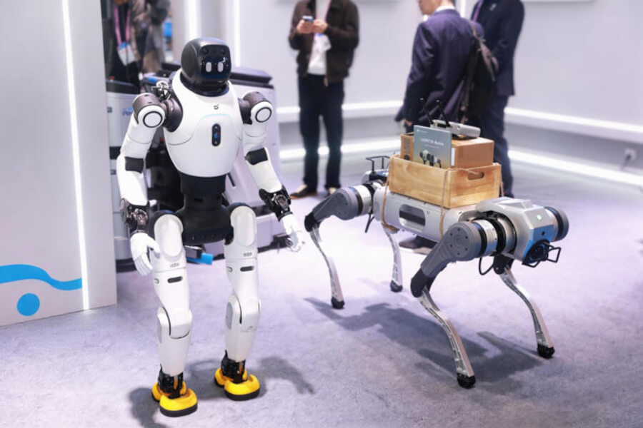 Аренда робота Agibot X2 на выставочном стенде технологической компании