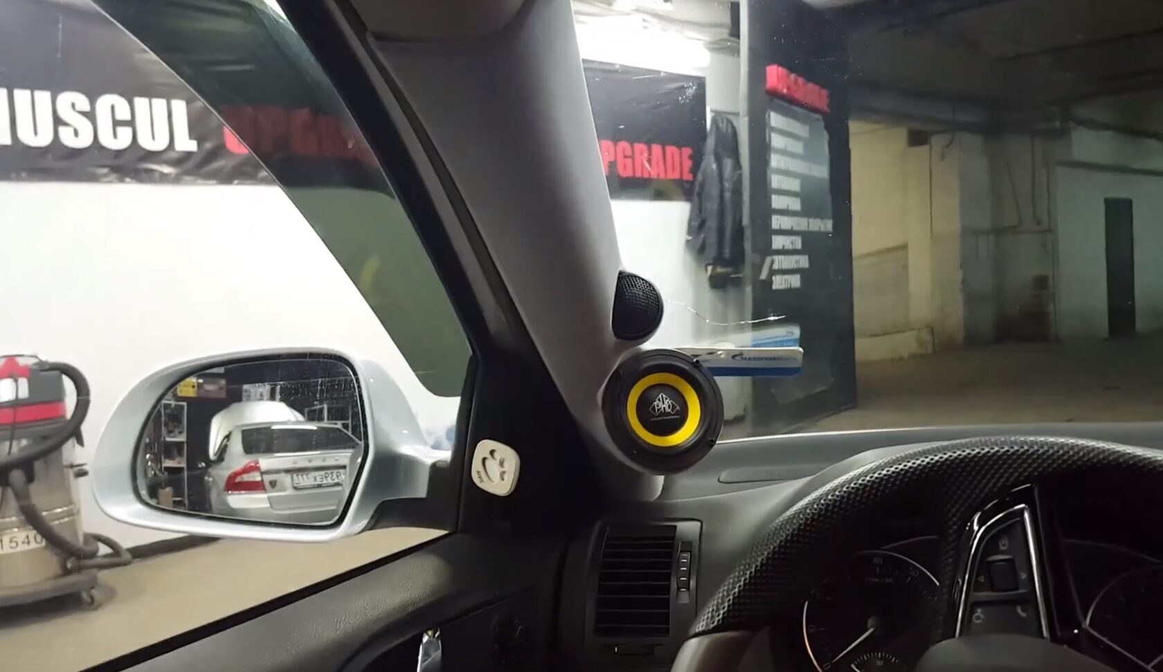 Skoda Octavia A5 установка подиумов