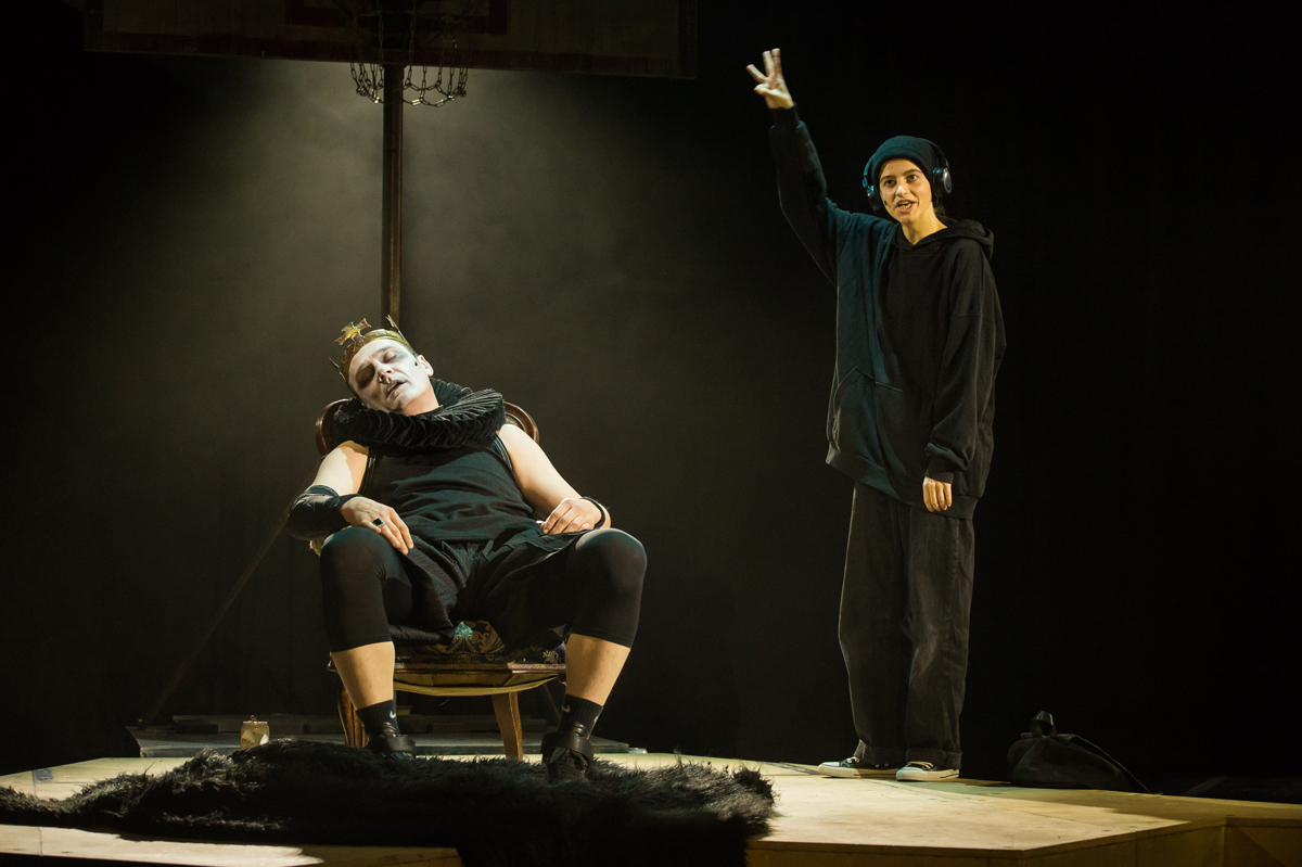 Крымов спектакли. Принц в корзине спектакль. Принц в корзине спектакль. Принц в корзине спектакль. Принц в корзине спектакль.