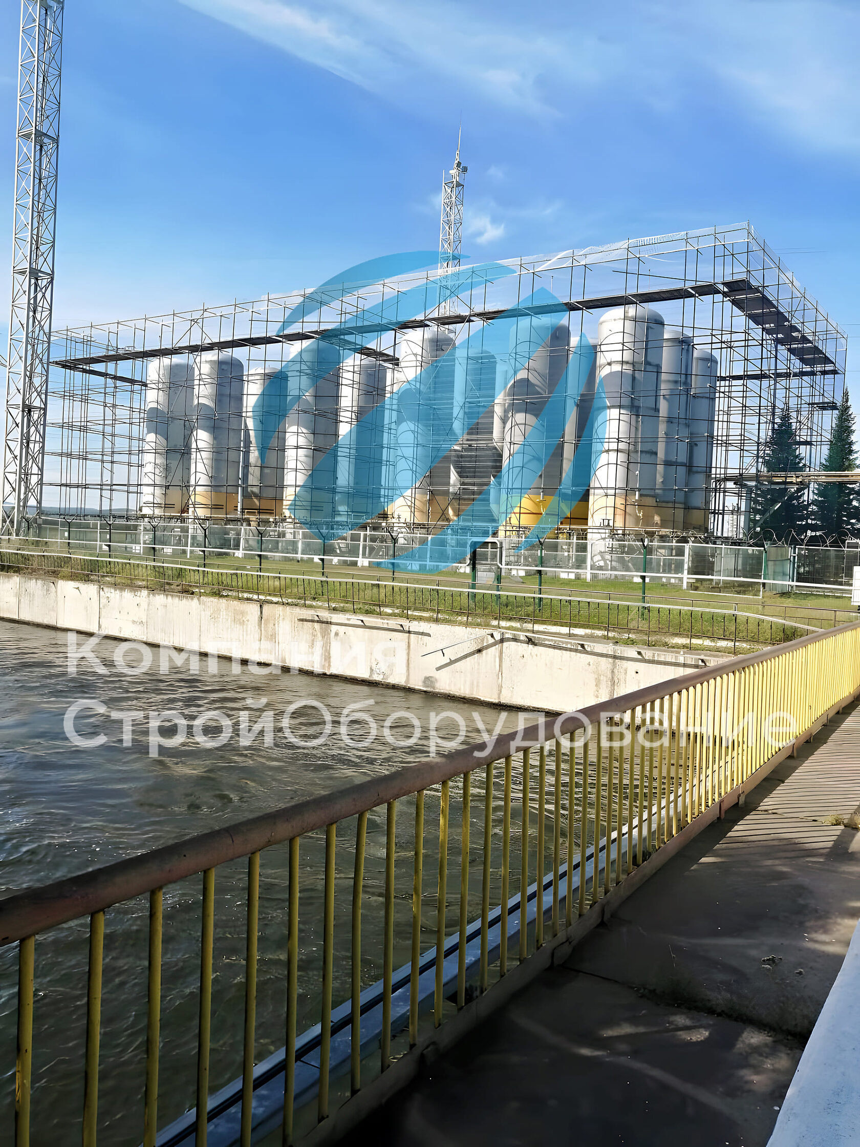 Строительные леса на объекте