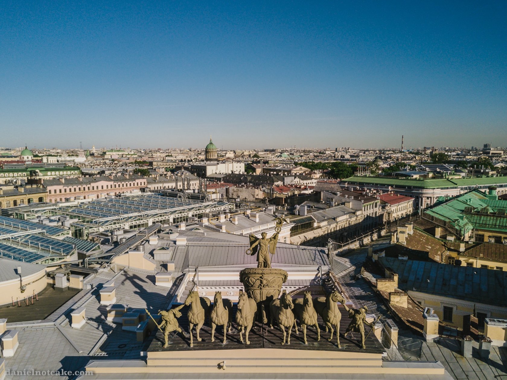 Петербург с квадрокоптера. Санкт-Петербург с дрона. Санкт-Петербург с коптера. Санкт-Петербурга вид с квадрокоптера. Петербург с высоты птичьего.