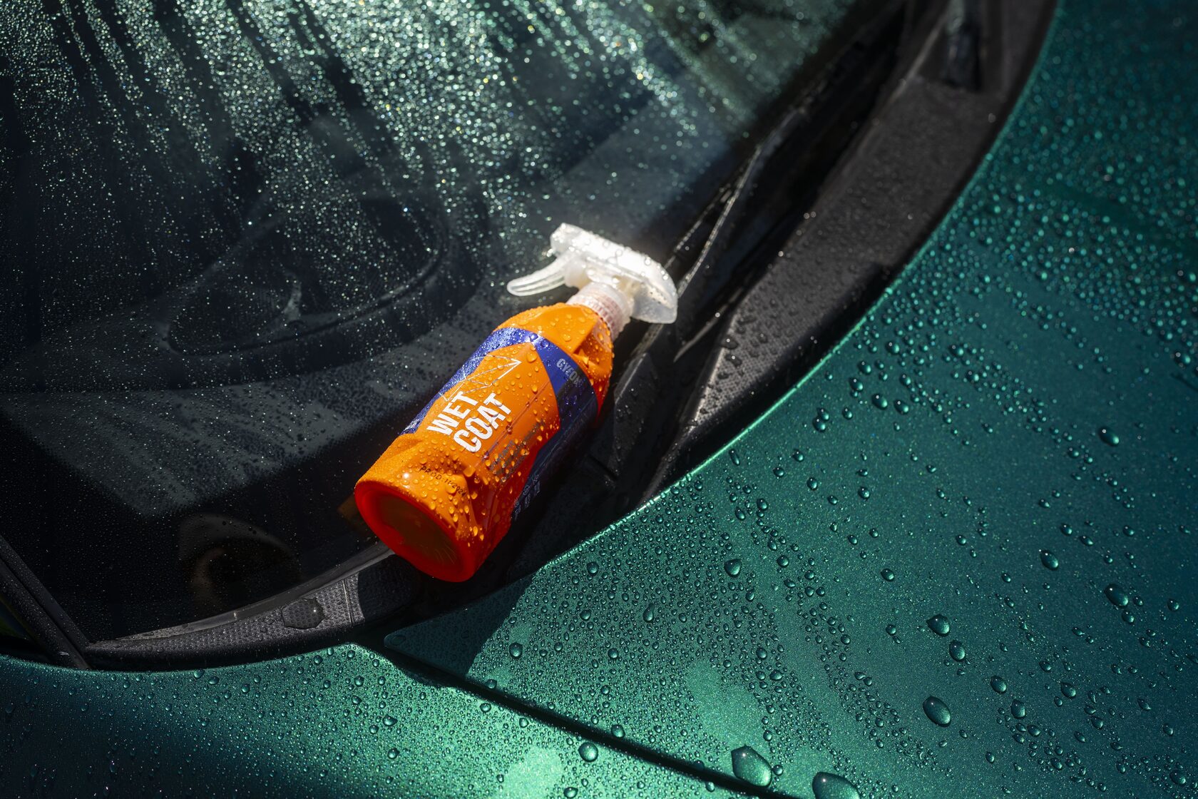Применение средства Q²M WetCoat при уходе за автомобилем