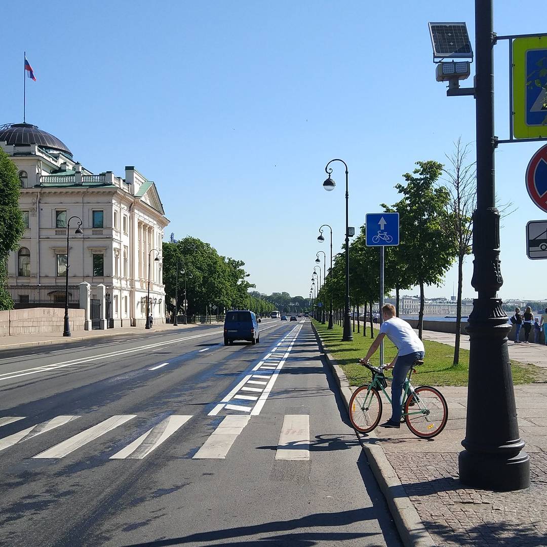 В Санкт-Петербурге появились первые велополосы