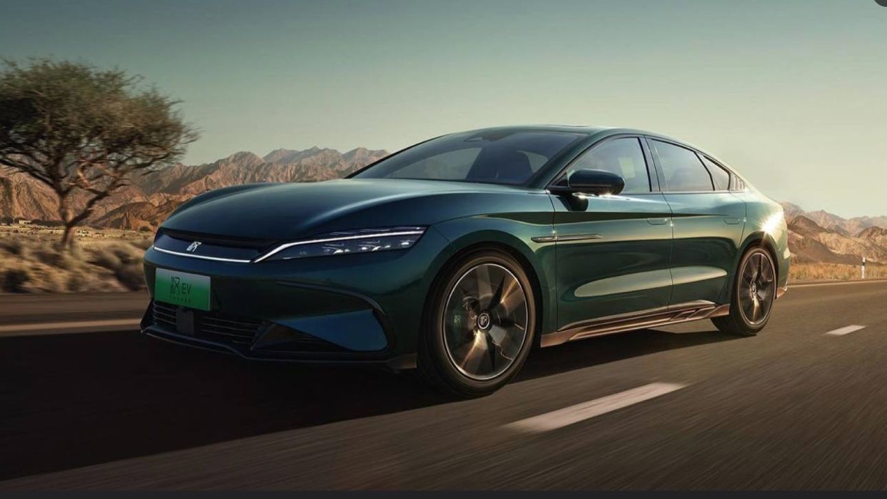 BYD Han вид спереди