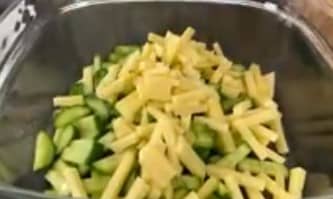 Приготовление салата «Одесса»: шаг 2