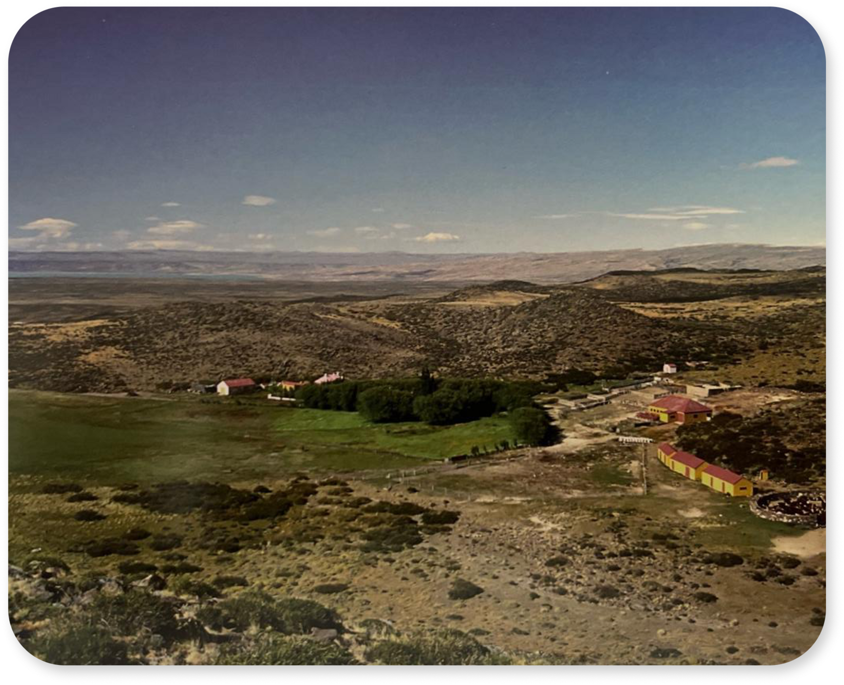 Озеро Кардиэль — панорама берега