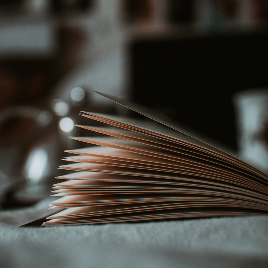 Чем важен дизайн обложки для книги