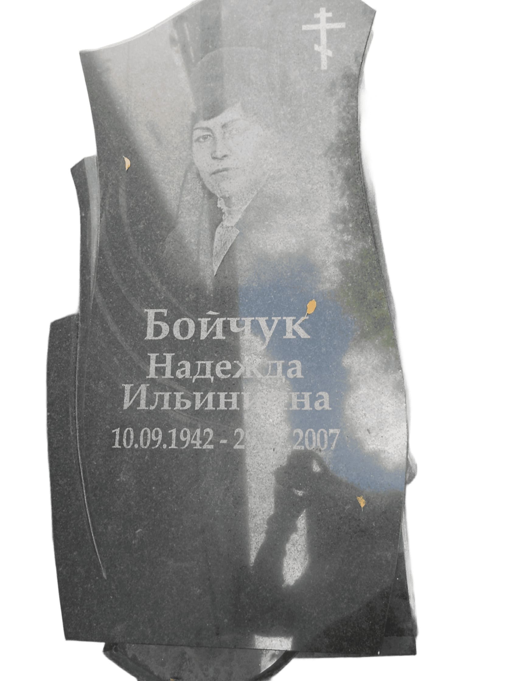 Памятник из Китайского гранита с вырубной формой, размер 1000х500