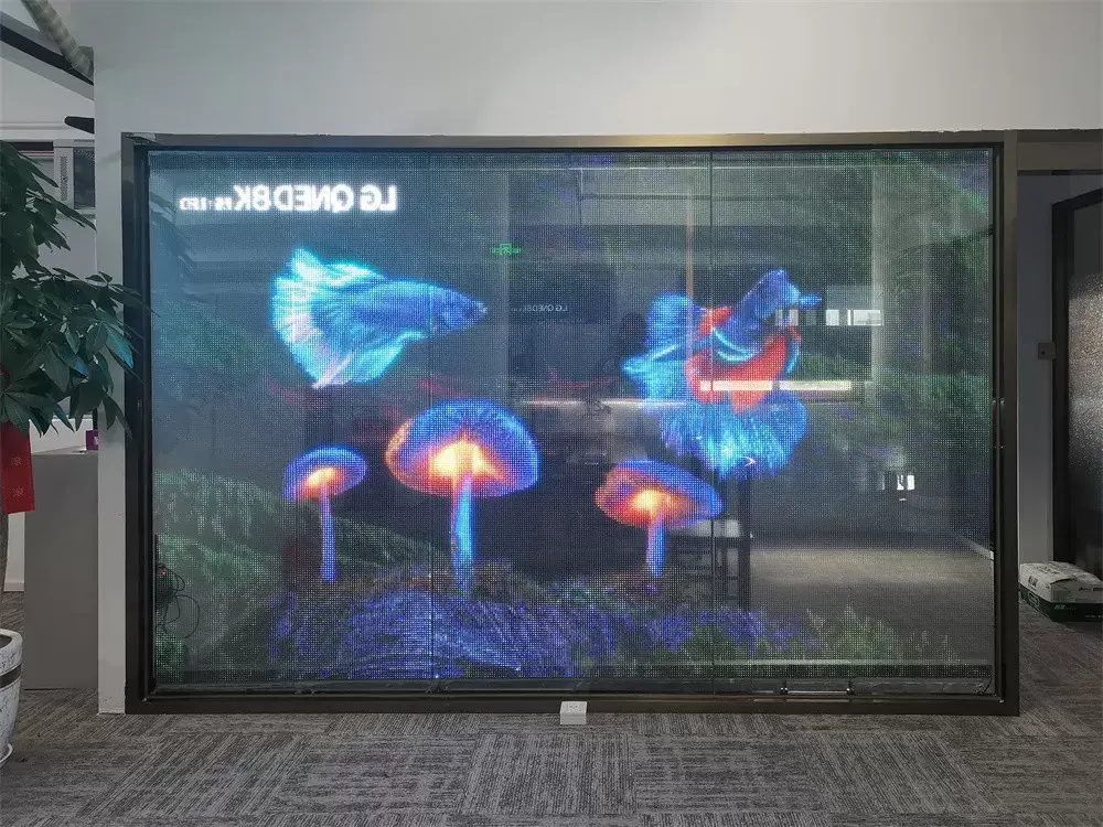 Витрина магазина одежды с LED оформлением 