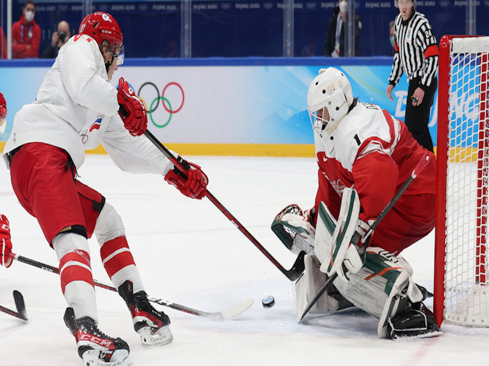 Тренажер наклонная платформа для хоккеистов, иногда его называют наклонная доска, либо доска под наклоном 