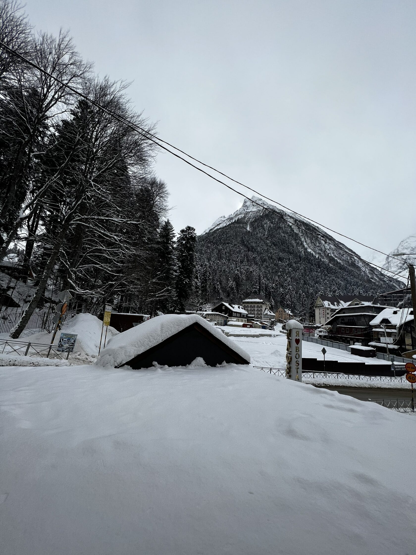гостиница кураж домбай. домбай курортный посёлок карачаевская. эверест гора домбай отдых. домбай (курортный посёлок). гостиница вершина домбай.