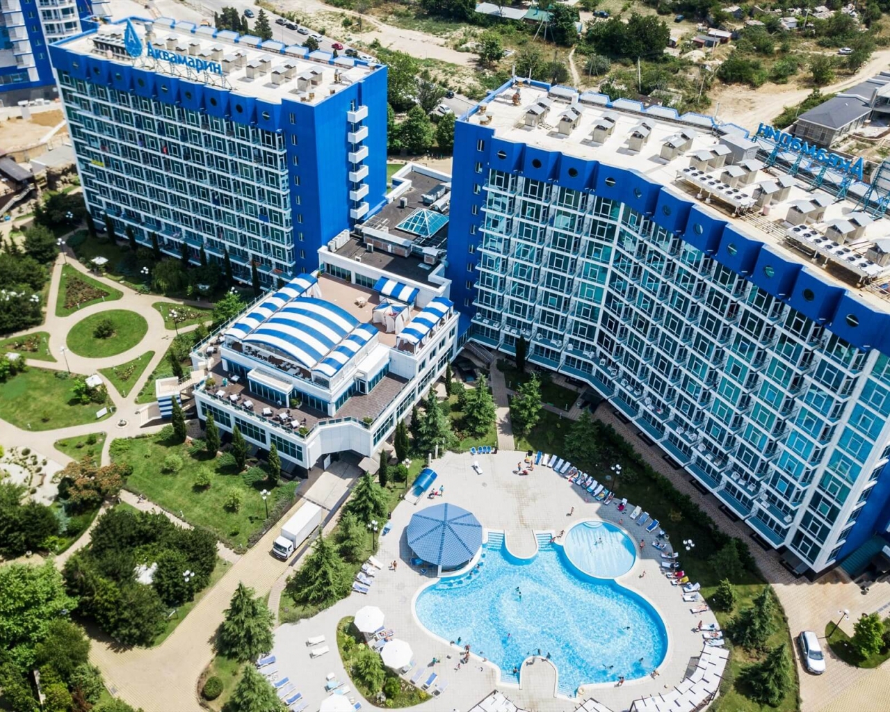 Комплекс севастополь. Курортный комплекс Аквамарин Севастополь. Отель Aquamarine Resort Spa 5. Aquamarine Resort Spa 5 Крым. Аквамарин Курортный комплекс 5 Крым.