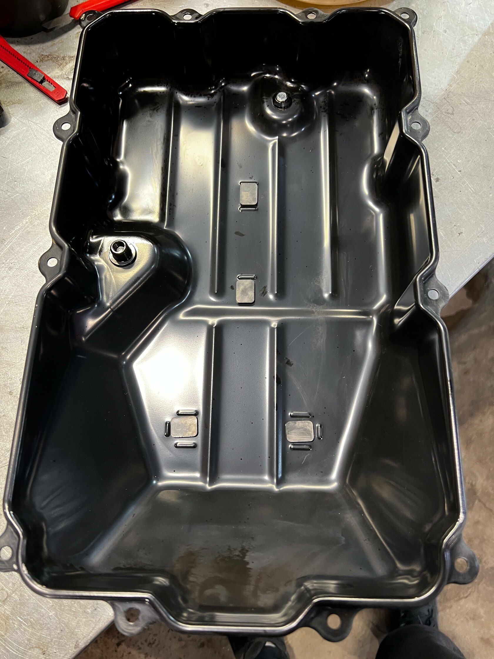 Чистый поддон и магниты