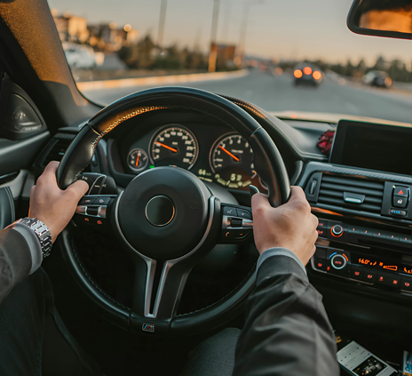 Правильное положение рук на руле