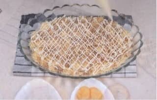 Приготовление салата «Мимоза» с яблоком: шаг 8