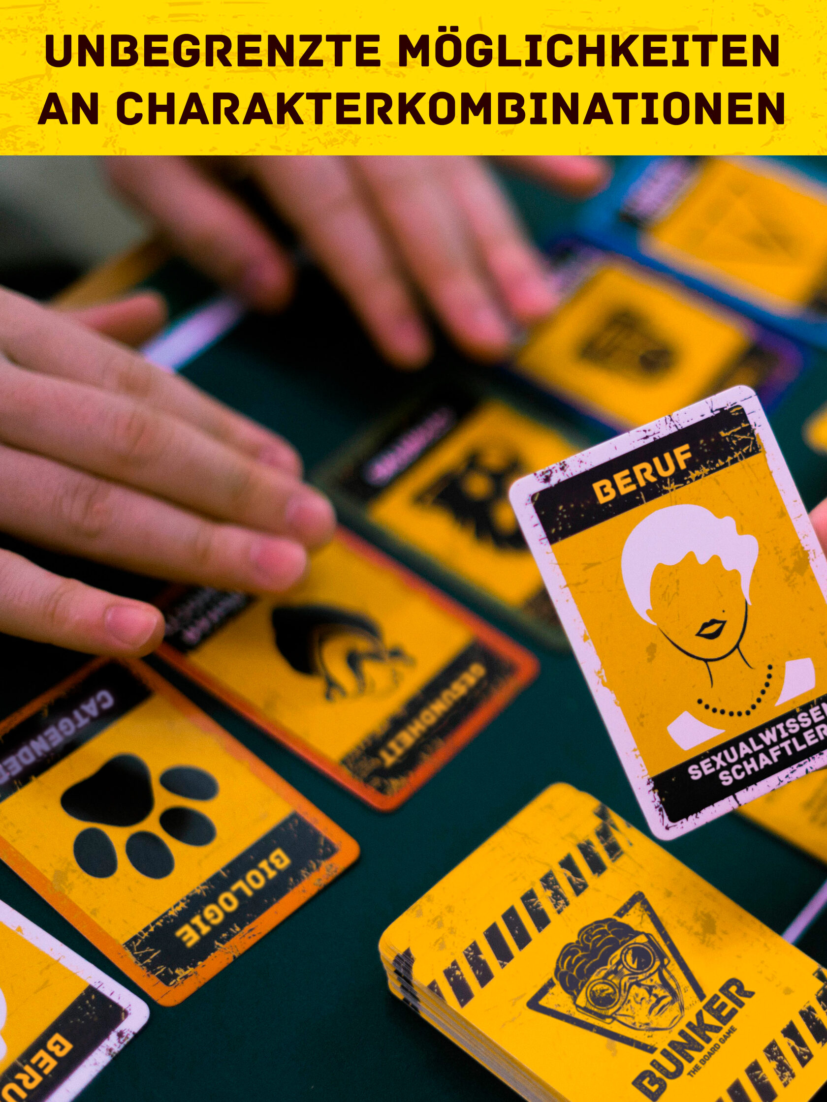 Bunker auf dem Spieltisch: Eine Person zeigt ihre Berufskarte, weitere Charakterkarten liegen bereit
