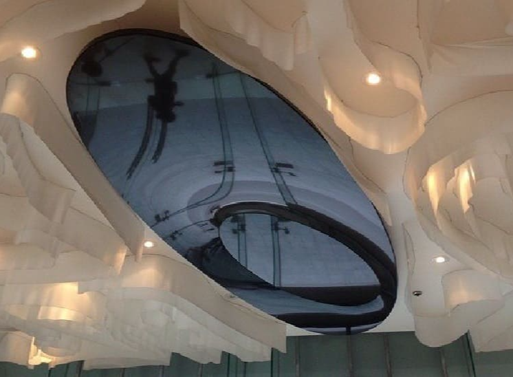 Белый лаковый потолок