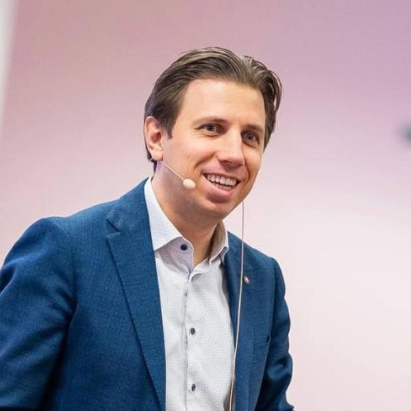 Алексей Комаров
