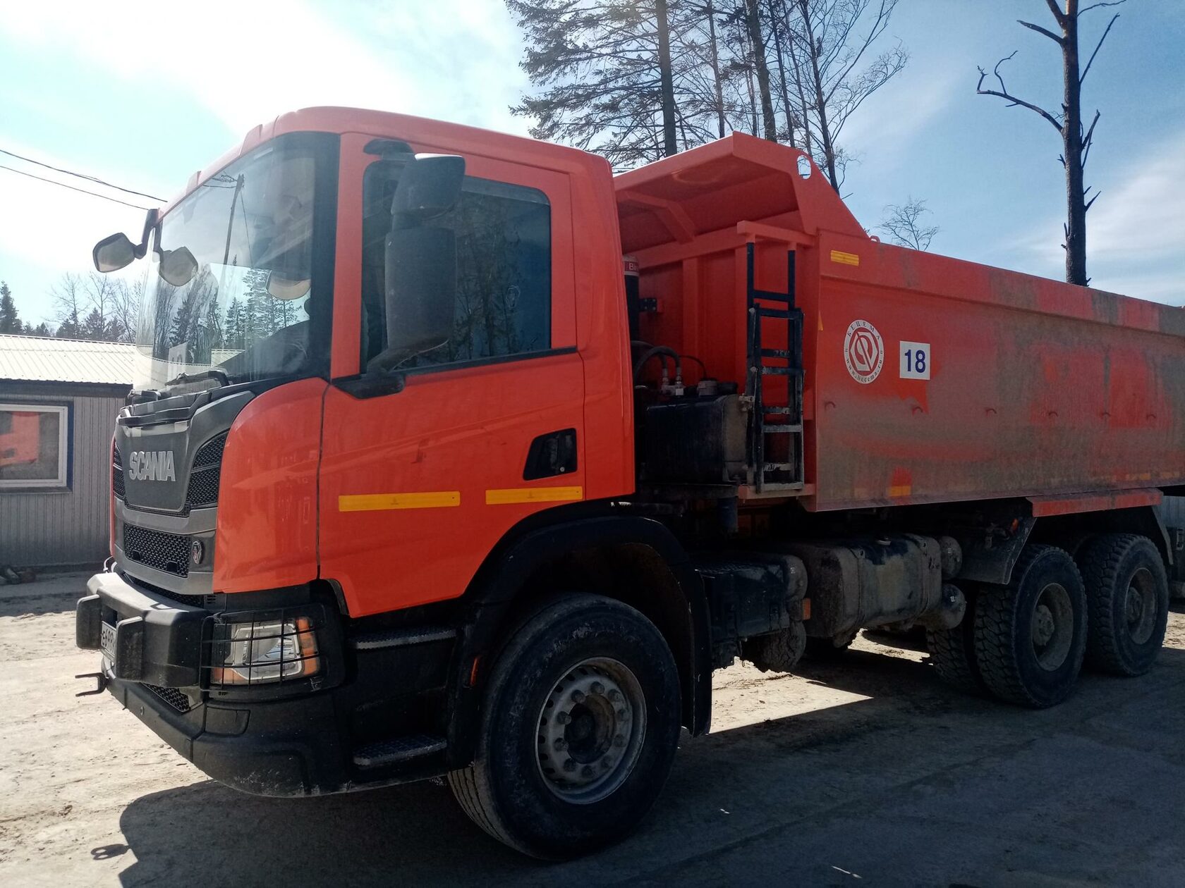 Установка ДУТ и ГЛОНАСС мониторинга на самосвалы Scania