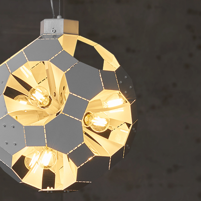 Дизайнерские люстры и светильники из металла ручной работы.