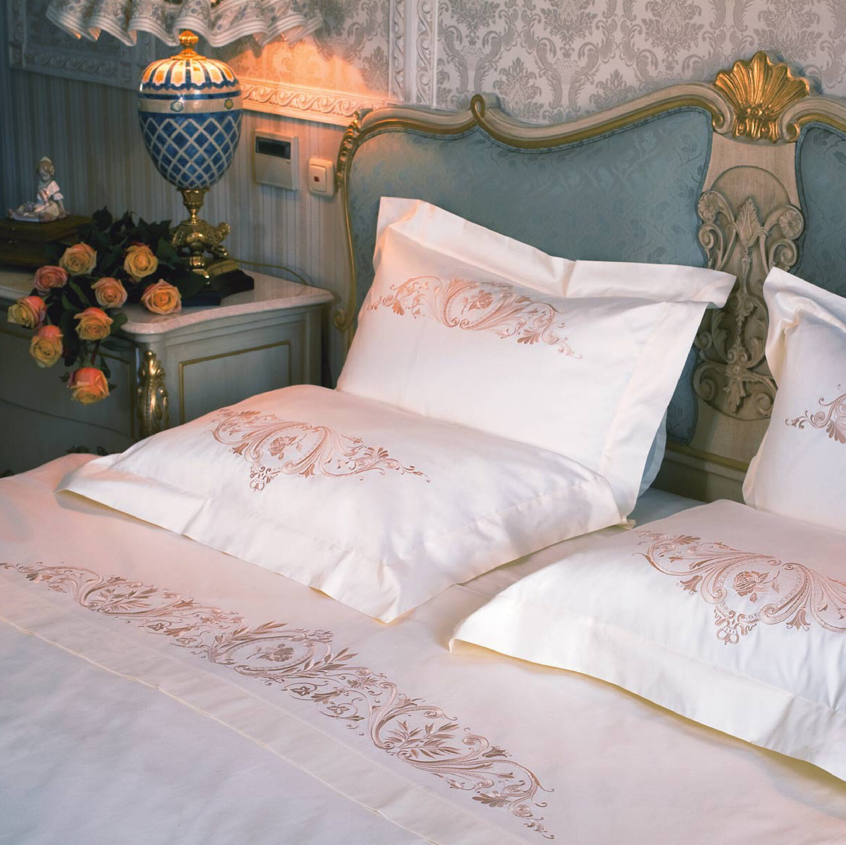 Пошив постельного белья. Постель с вышивкой. Отшив постельного белья. Отшив постельного белья. Отшив постельного белья.