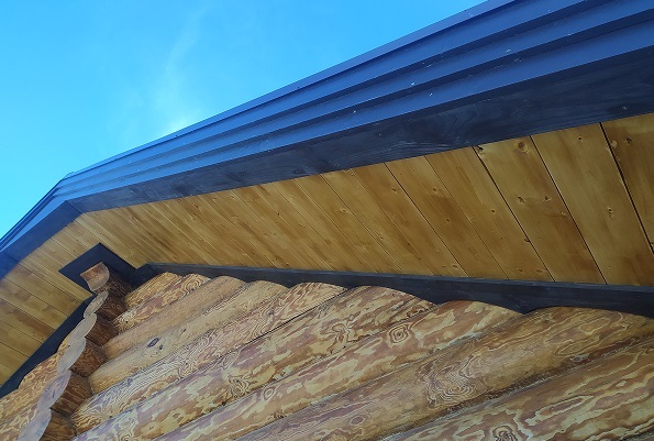 Подшив карнизов и фронтонов крыши дома в Спб и Ленобласти