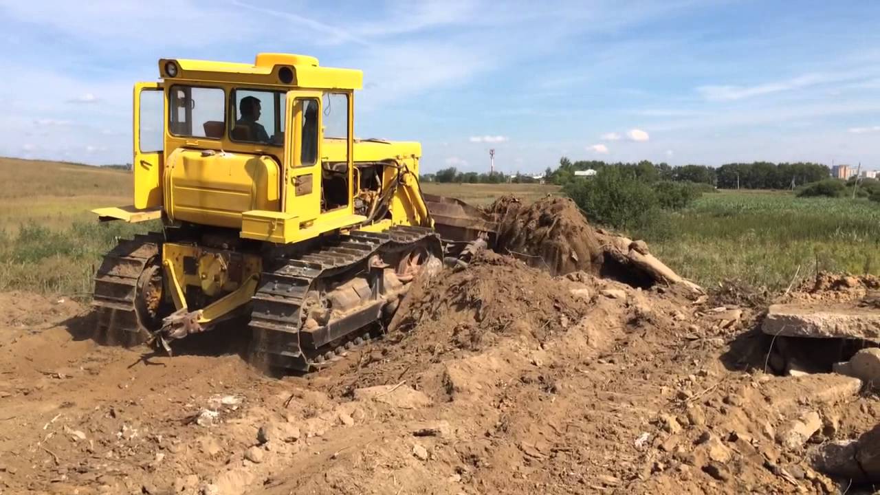 Бульдозер толкает. Бульдозер ЧТЗ Т-170. ЧТЗ 170 бульдозер. Мощность бульдозера т-170. ЧТЗ 130 бульдозер.