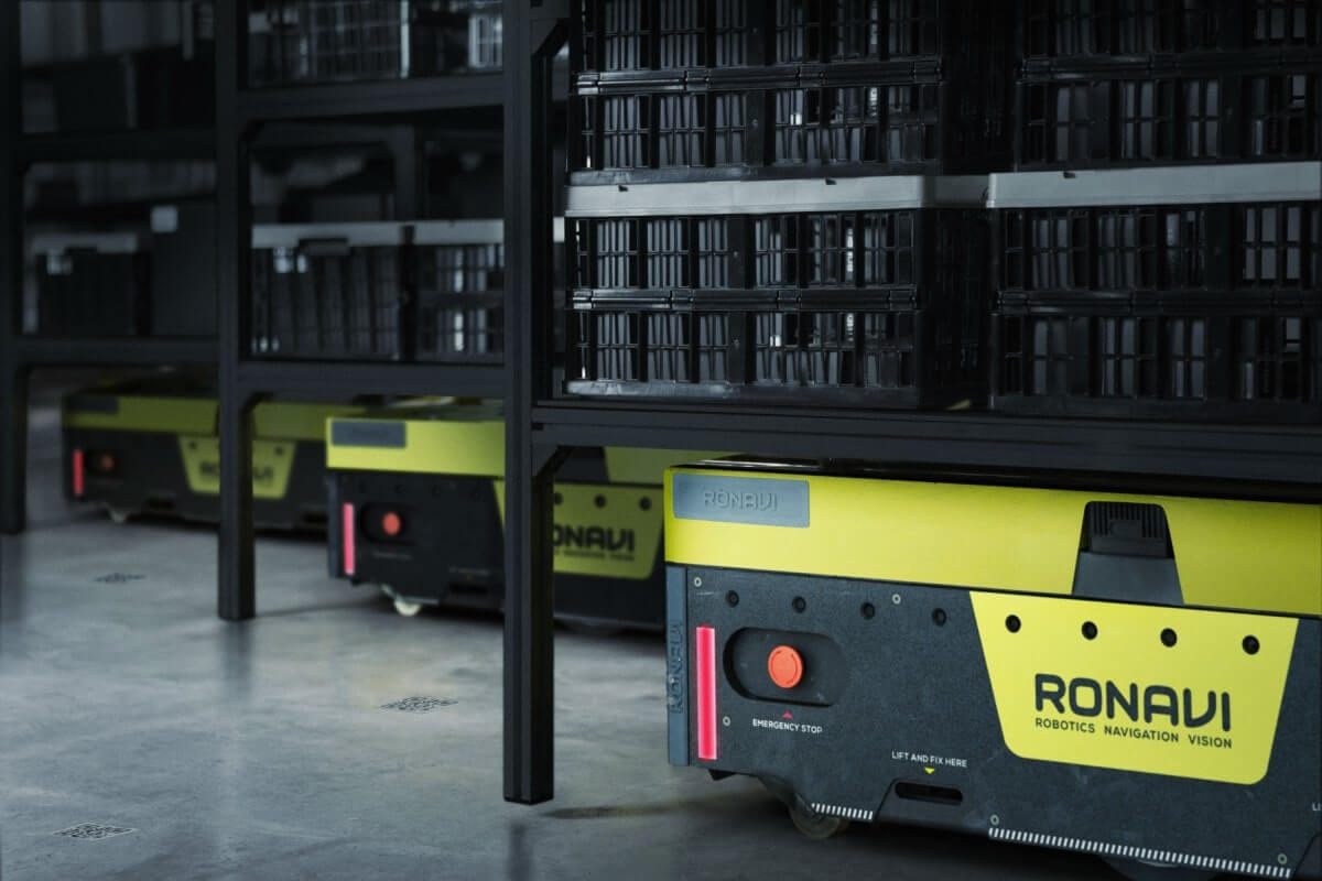 ООО «Ронави роботикс» – российский разработчик и производитель серийных логистических роботов