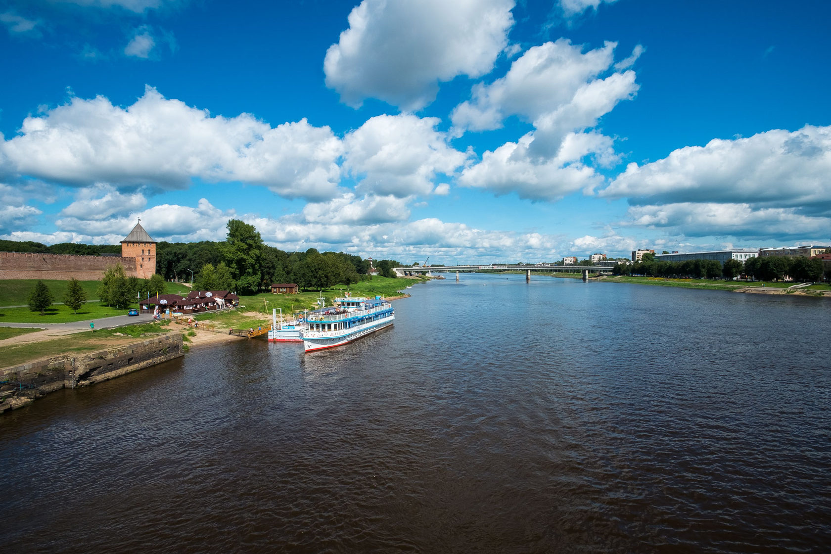 Река Волхов в Великом Новгороде