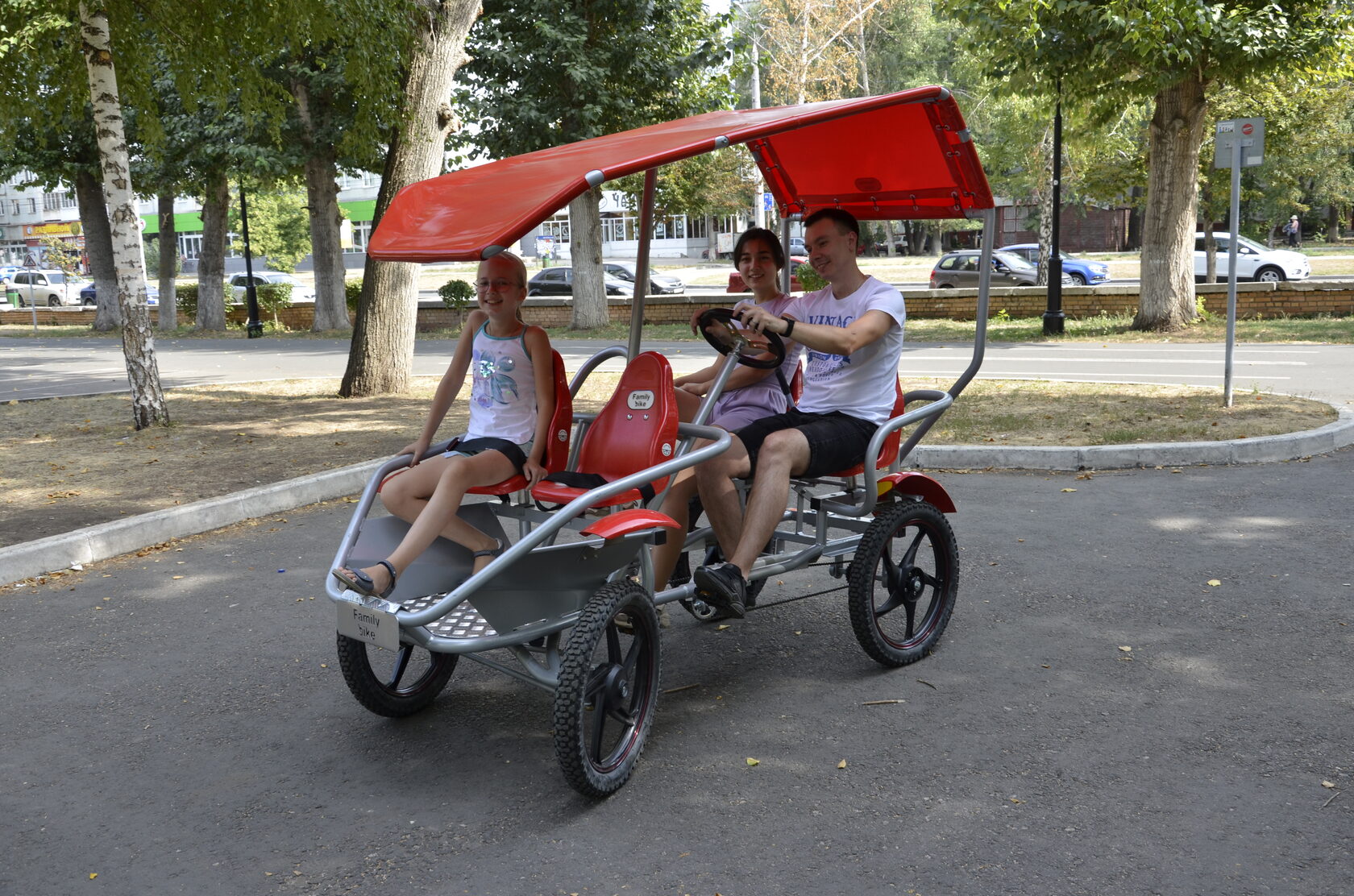 Веломобиль четырехместный Familybike SV4 по низкой цене